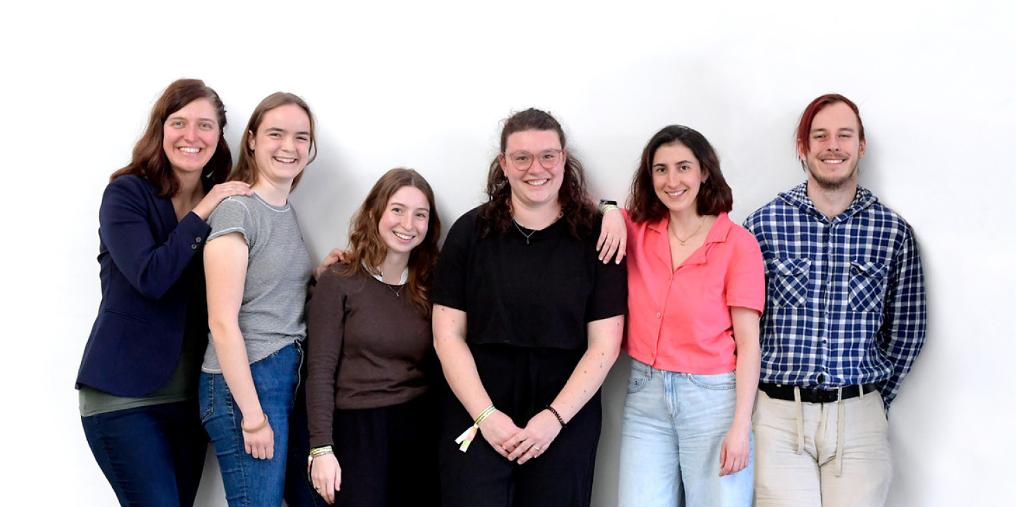 Das Bild zeigt neun junge Leute, die alle Mitglieder der Bundslernendenvertretung sind.