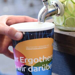 Becher to go – mit Deckel 0,3 l